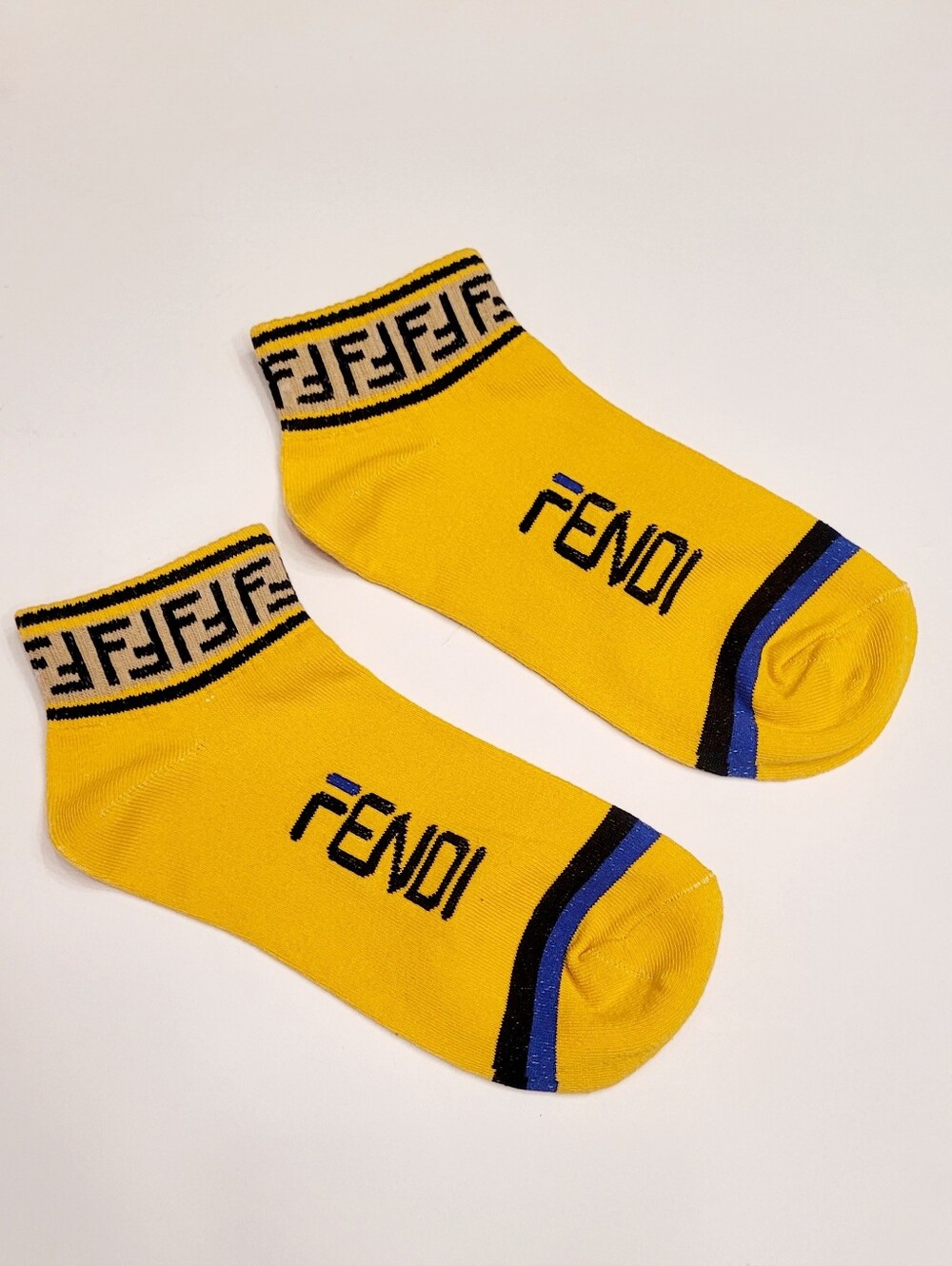 🇮🇹 Fendi  Yellow ✨️FF-Trim Ankle Socks🧦 with Blue & Black Accents✨️